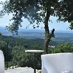 Josephine: Vue Magnifique Sur Et Montagnes Casa de Férias