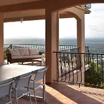Josephine: Vue Magnifique Sur Et Montagnes