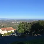 Josephine: Vue Magnifique Sur Et Montagnes Laroque-des-Albères