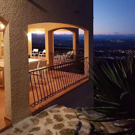 Holiday home Josephine: Vue Magnifique Sur Et Montagnes Laroque-des-Alberes