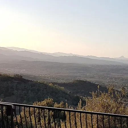 Josephine: Vue Magnifique Sur Et Montagnes Feriehus *