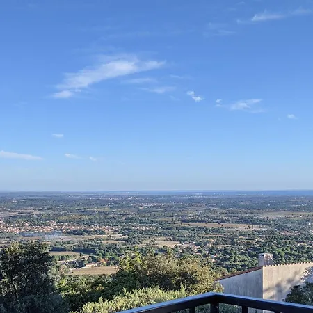 Josephine: Vue Magnifique Sur Et Montagnes Laroque-des-Albères