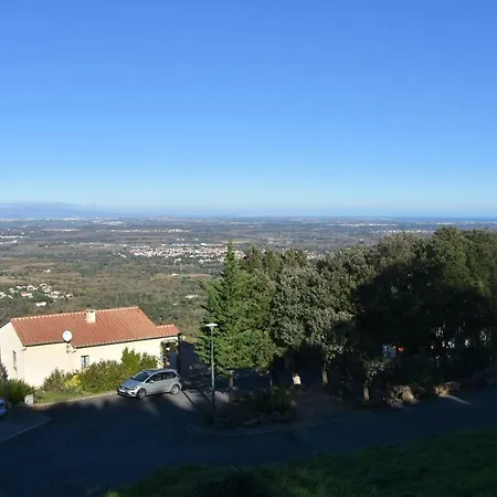 Josephine: Vue Magnifique Sur Et Montagnes Laroque-des-Albères